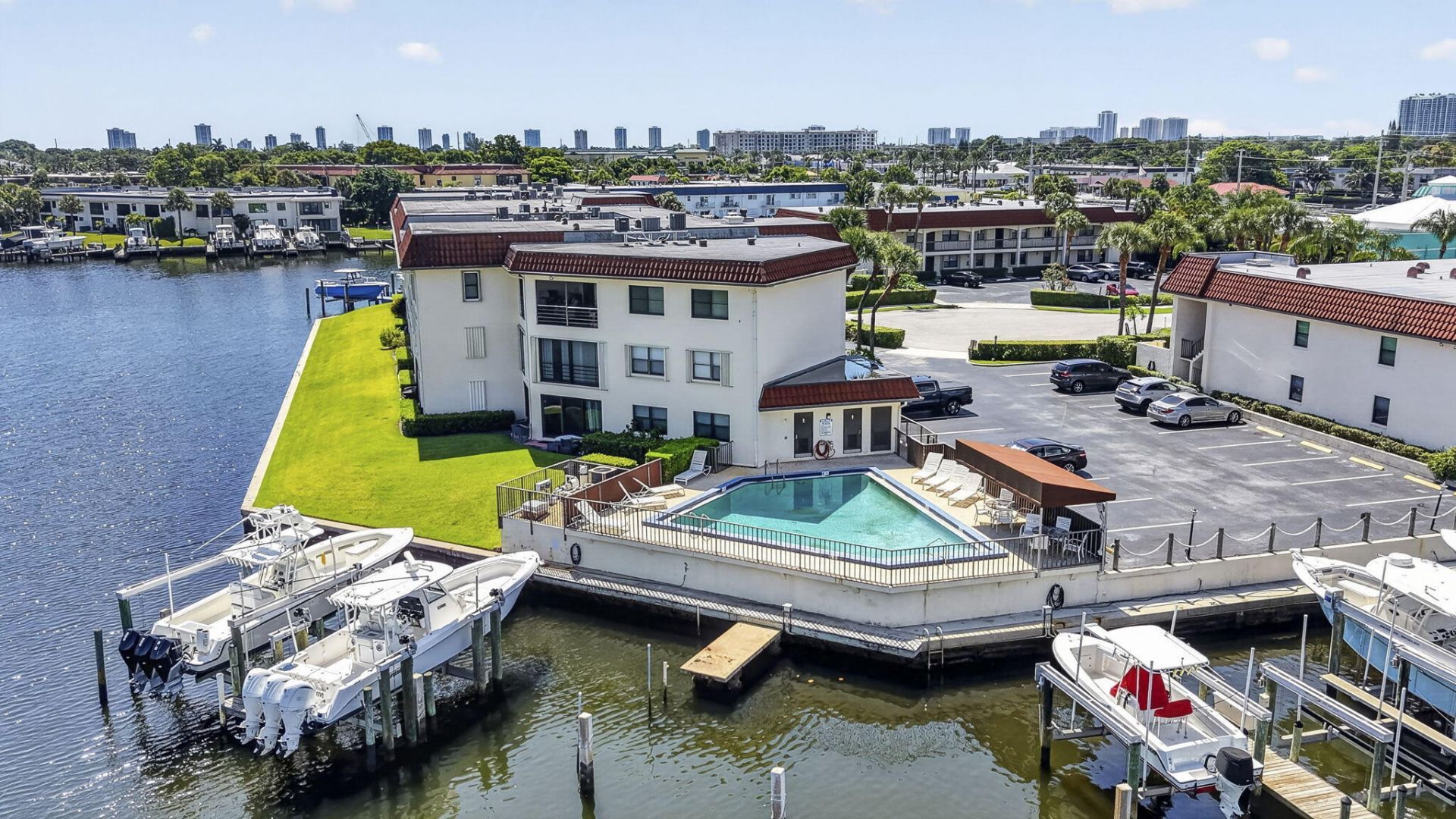 313 Lake Circle, Unit 316, North Palm Beach, FL 33408 Photo