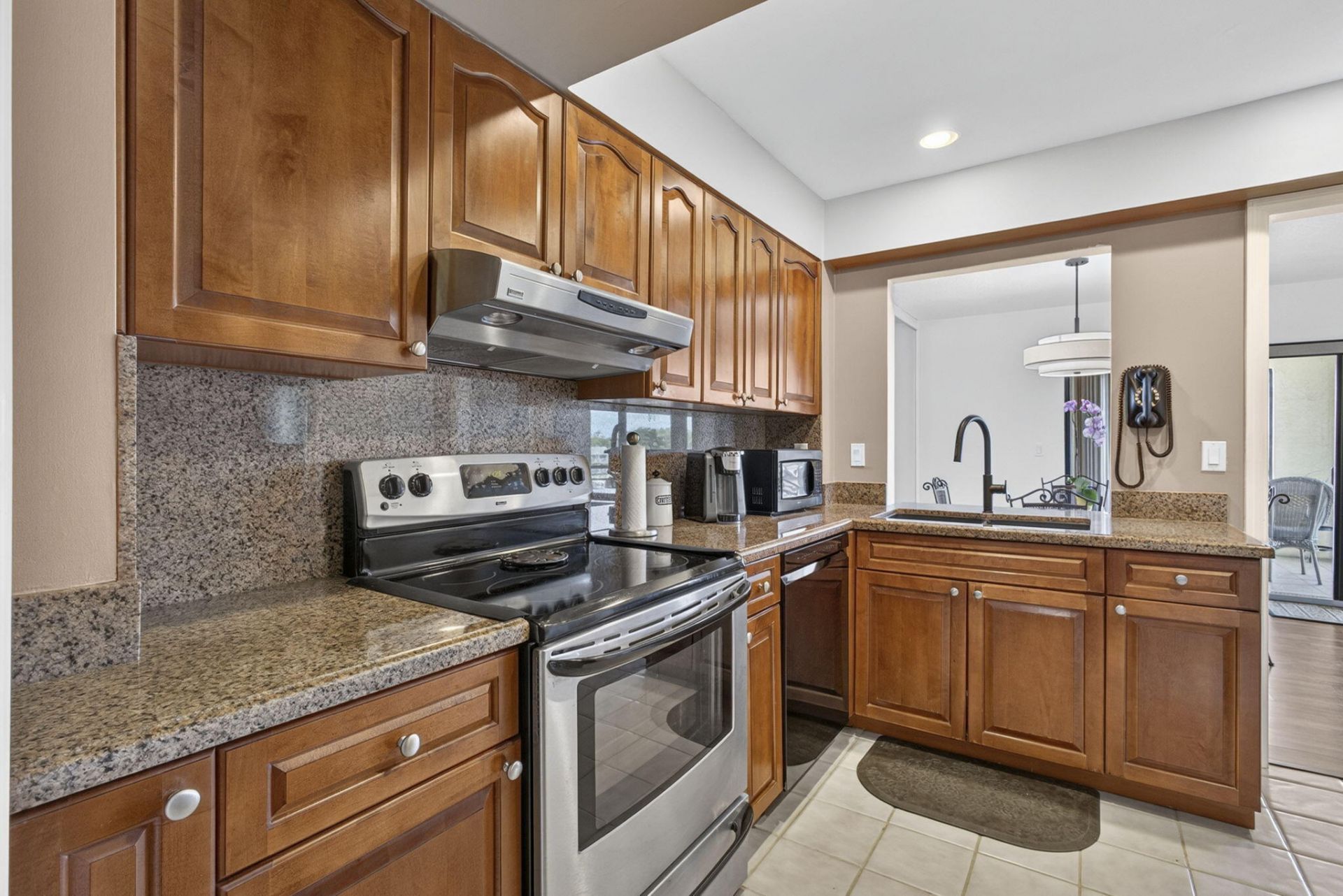 313 Lake Circle, Unit 316, North Palm Beach, FL 33408 Photo