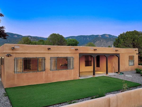 1131 Marigold Drive NE, Albuquerque, NM 87122