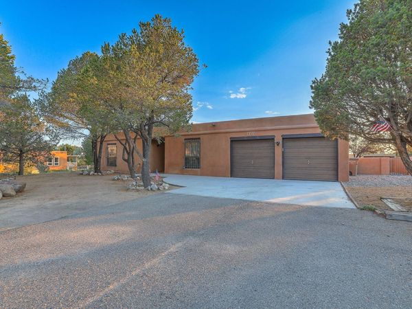1131 Marigold Drive NE, Albuquerque, NM 87122