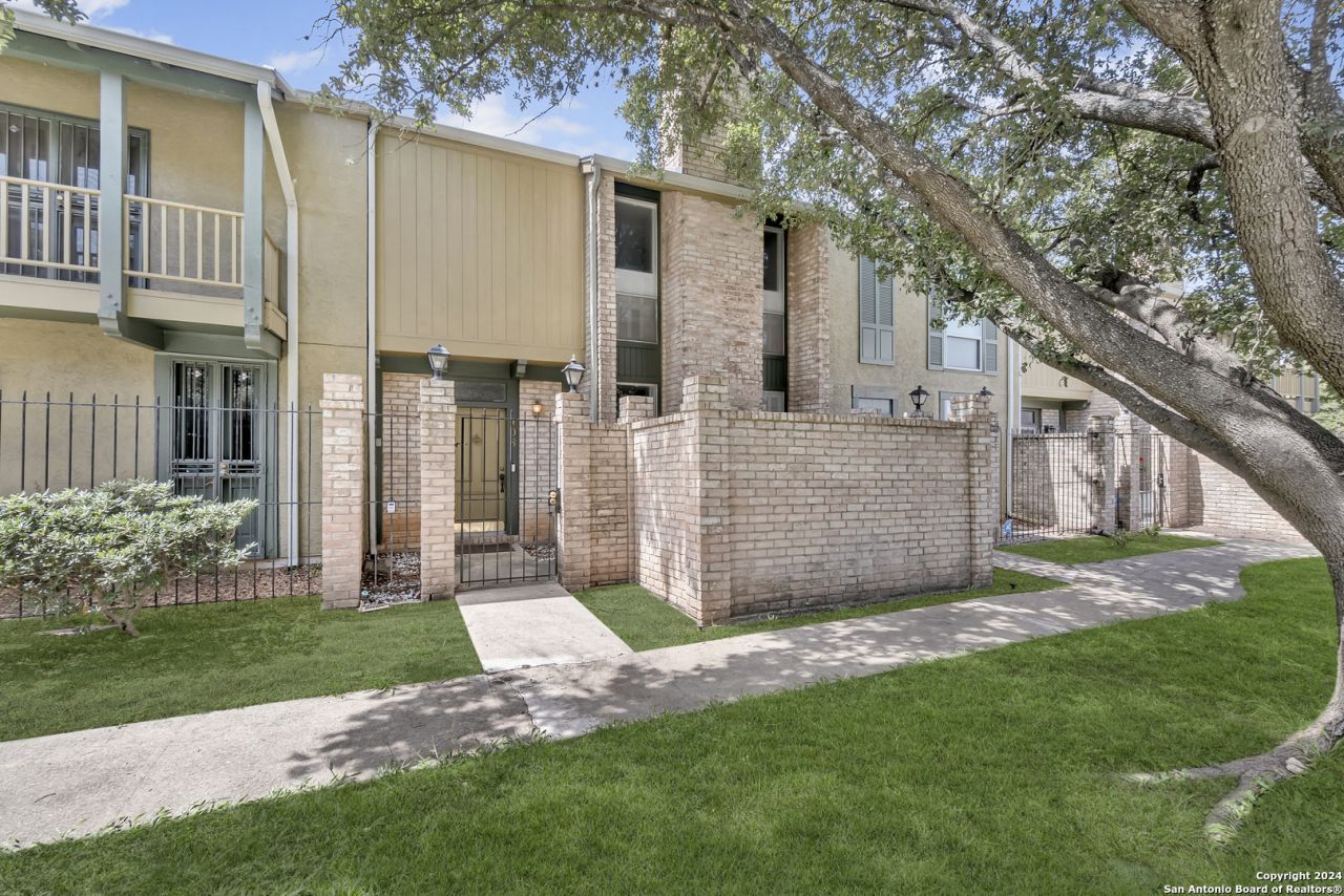 3678 Hidden Dr, Unit 408, San Antonio, TX 78217 Main Photo