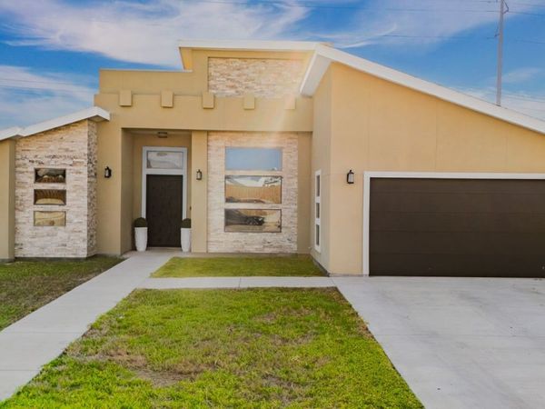 2345 Villa Romel Blvd, Eagle Pass, TX 78852