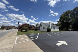 221 W Main Street photo 4