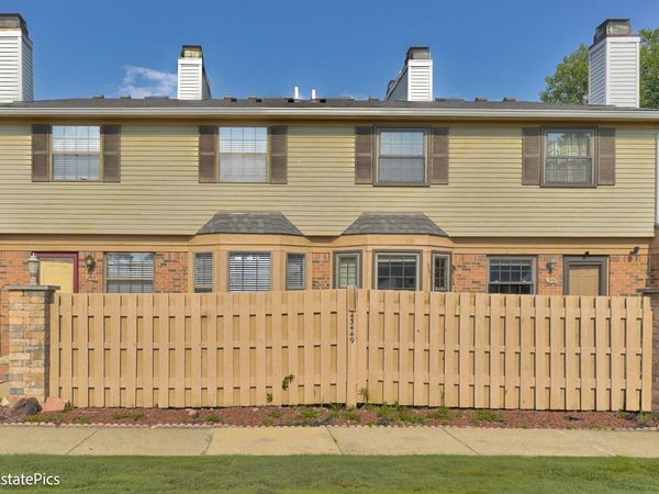 43449 Arbor Way Drive W, Unit 200, Canton, MI 48188