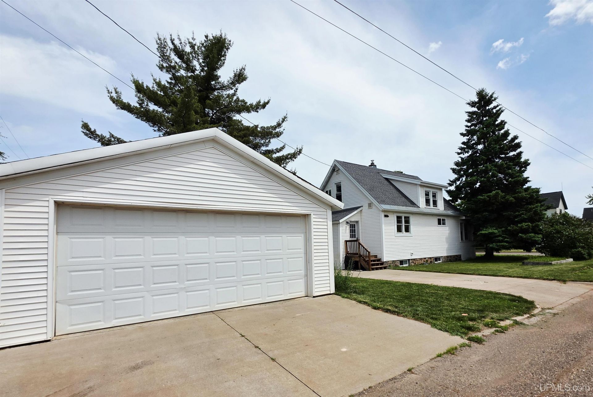 1203 N 3rd Street, Ishpeming, MI 49849 Main Photo