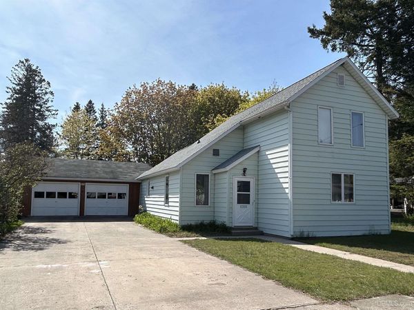 525 Delta Avenue, Manistique, MI 49854