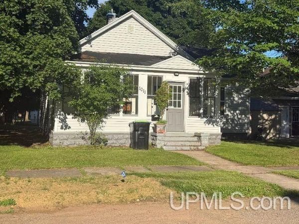 1011 Stockbridge Avenue, Iron Mountain, MI 49801