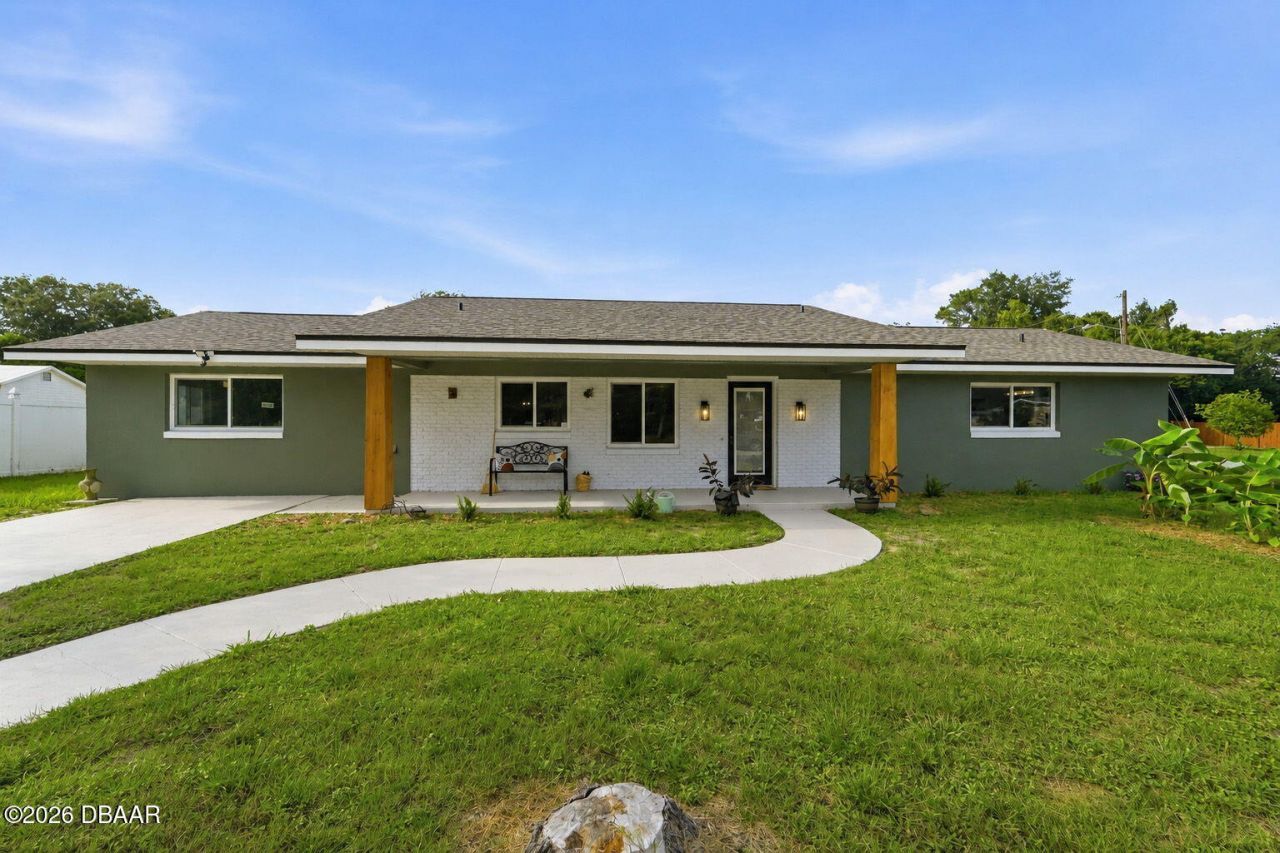 525 E Roberts Street, Orange City, FL 32763 Main Photo
