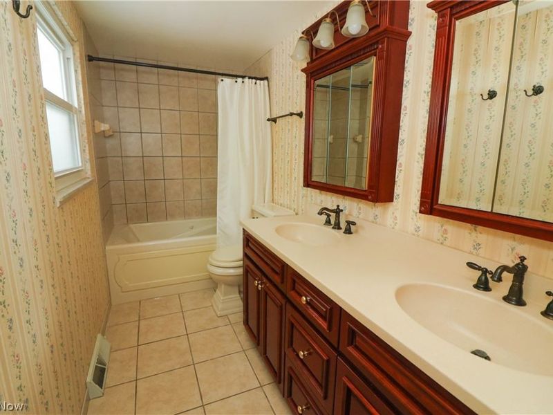 537 Howells Court, Eastlake, OH 44095 Photo 17