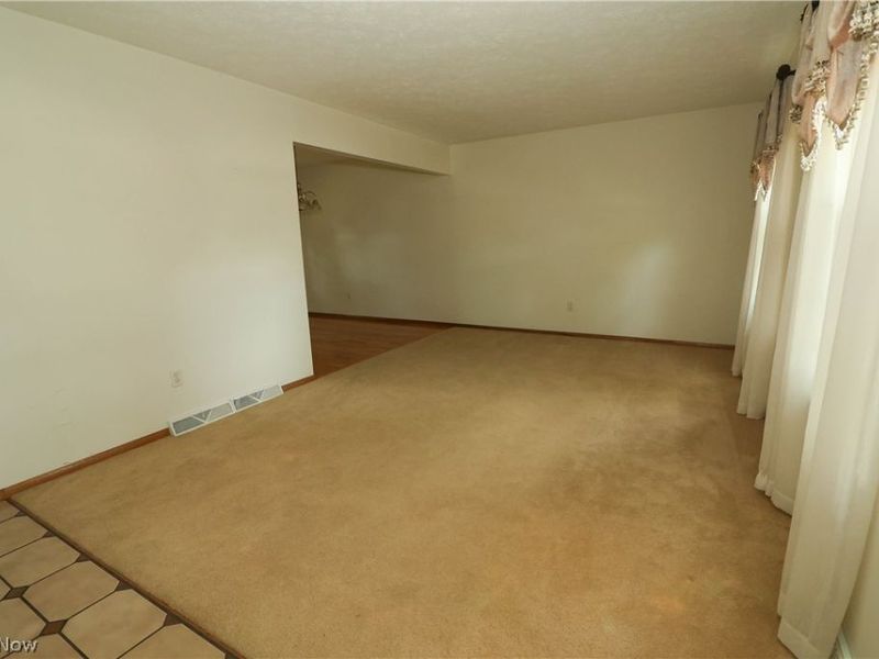 537 Howells Court, Eastlake, OH 44095 Photo 4