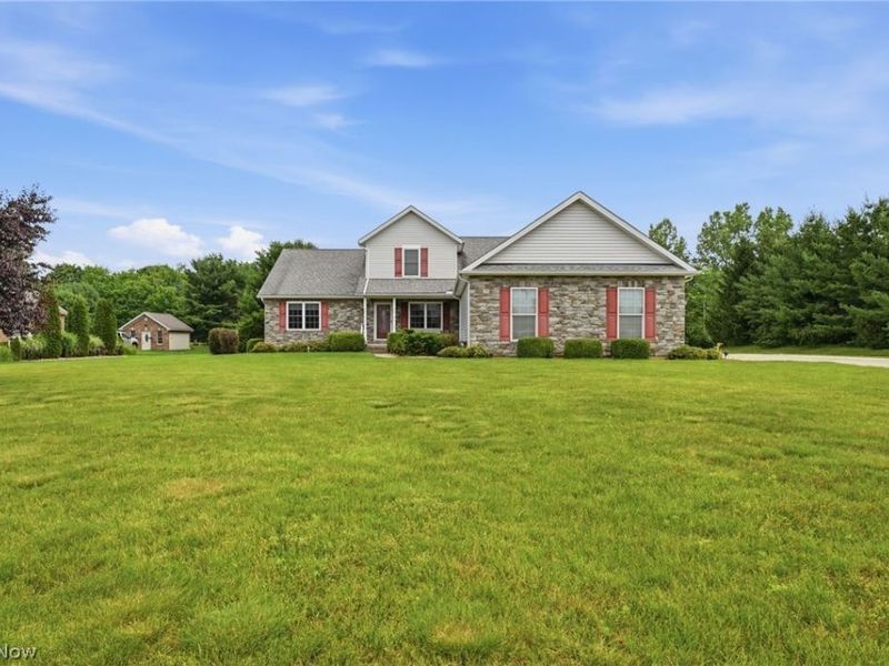 4901 Roscommon Drive, Brunswick, OH 44212 Photo 2