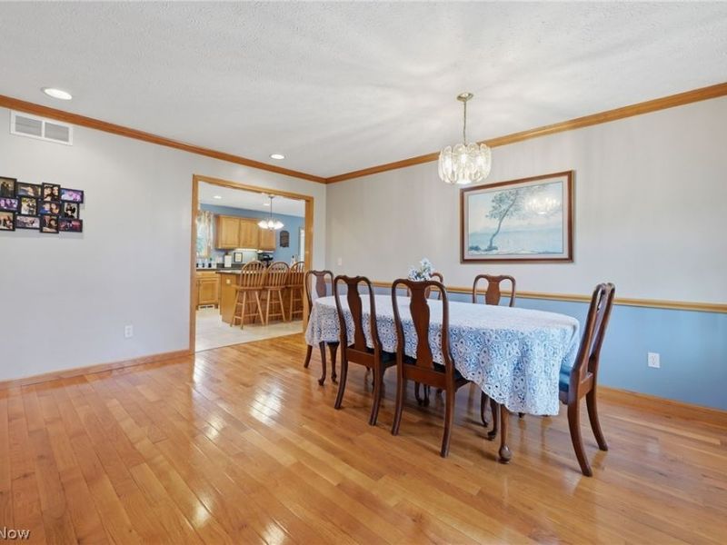 4901 Roscommon Drive, Brunswick, OH 44212 Photo 6