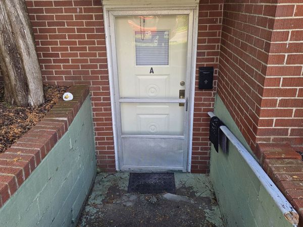 3 Fairlawn Blvd , Unit Apt A, Zelienople, PA 16063