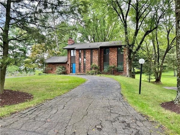 112 Pheasant Dr , Blawnox, PA 15238