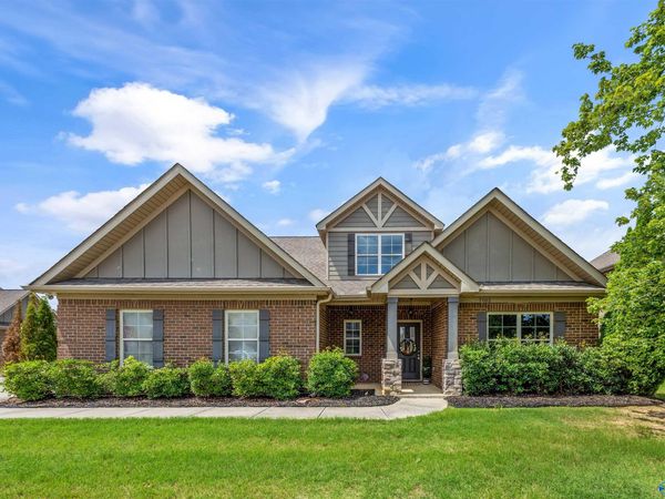 7103 Kingsbridge Lane SE, Owens Cross Roads, AL 35763