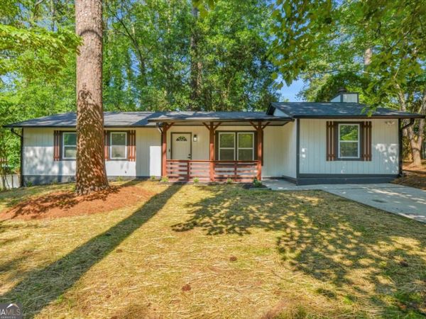 8438 N Pond Drive, Riverdale, GA 30274