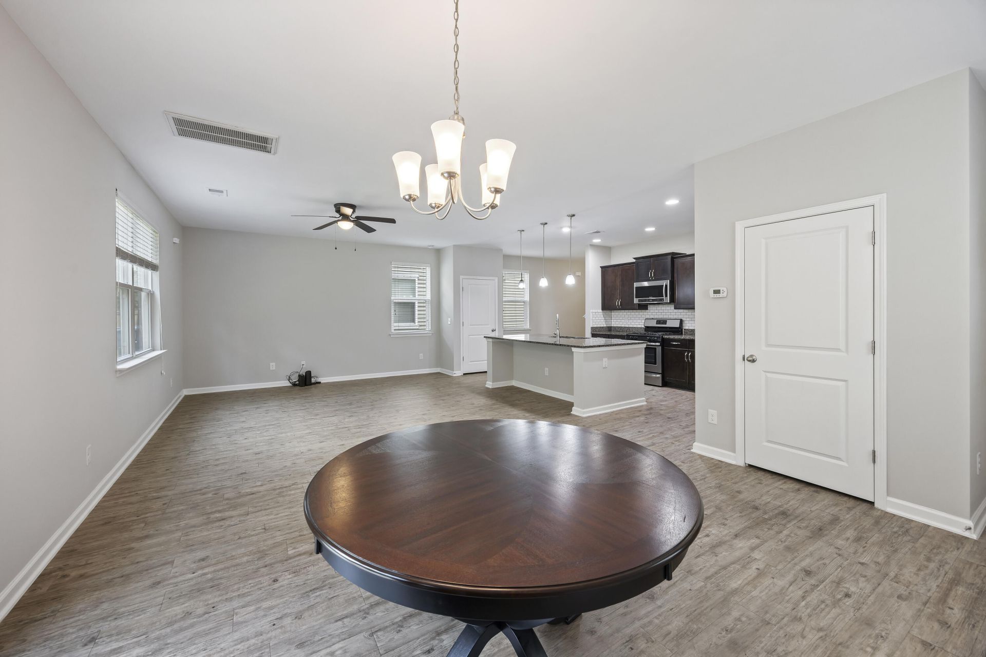 9798 Seed Street Photo 14