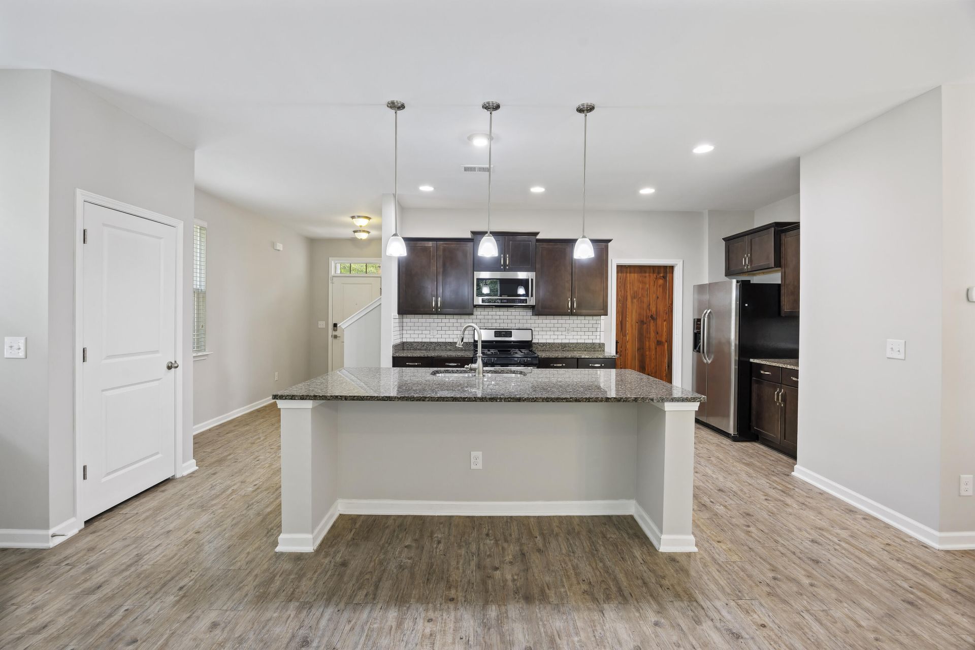 9798 Seed Street Photo 5