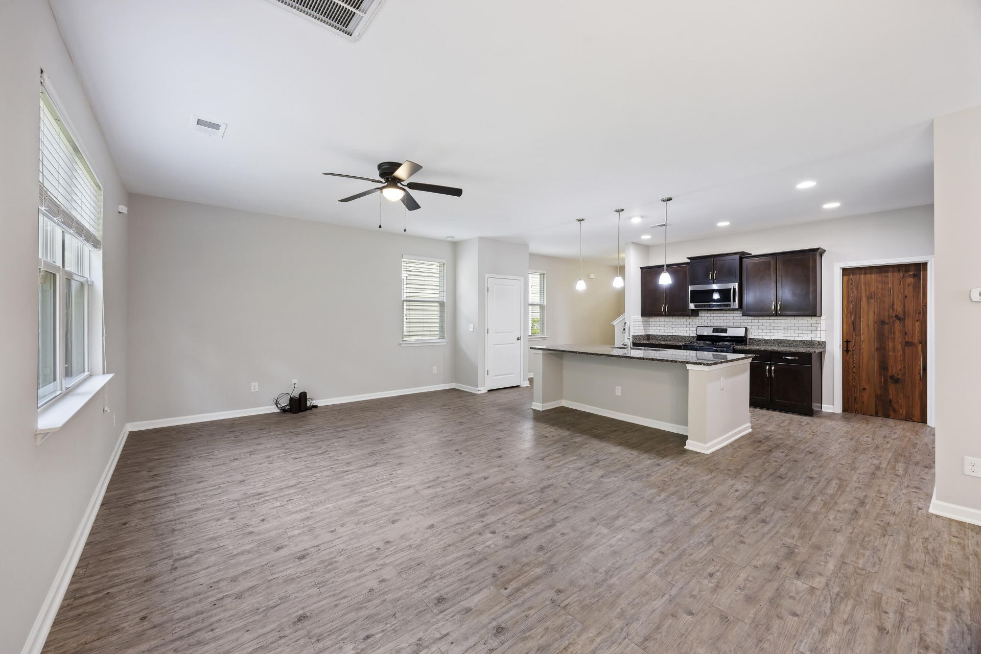 9798 Seed Street Photo 8