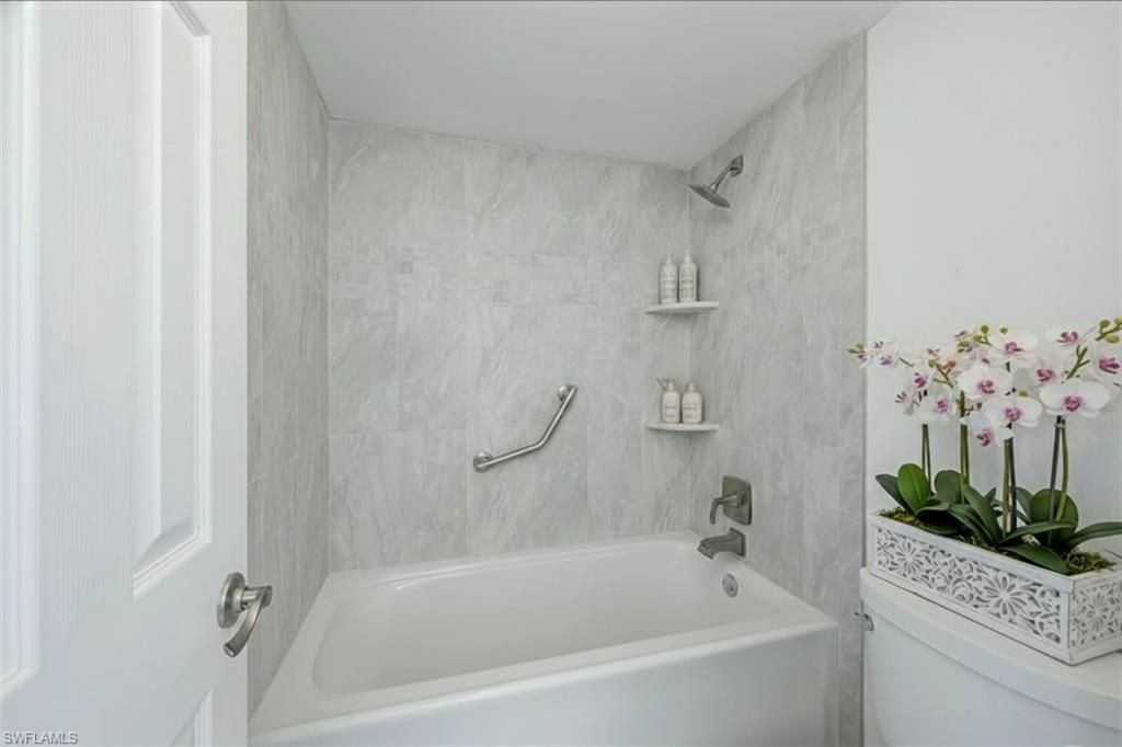 1087 Forest Lakes Dr, Unit 306, Naples, FL 34105 Photo