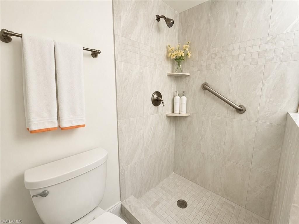 1087 Forest Lakes Dr, Unit 306, Naples, FL 34105 Photo