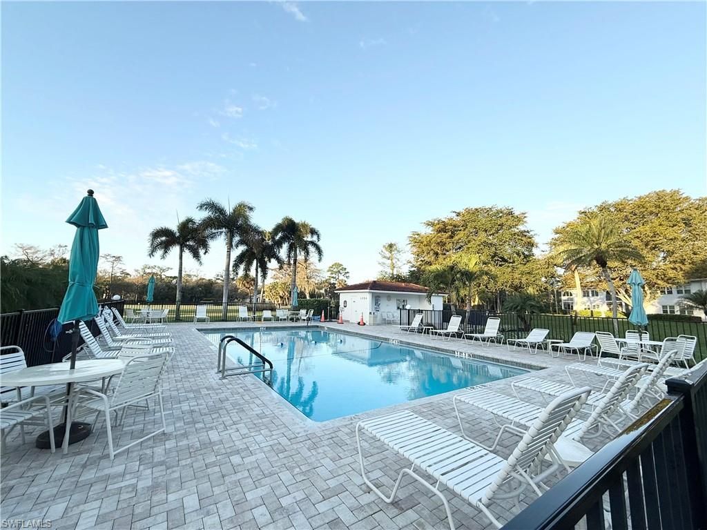 1087 Forest Lakes Dr, Unit 306, Naples, FL 34105 Photo