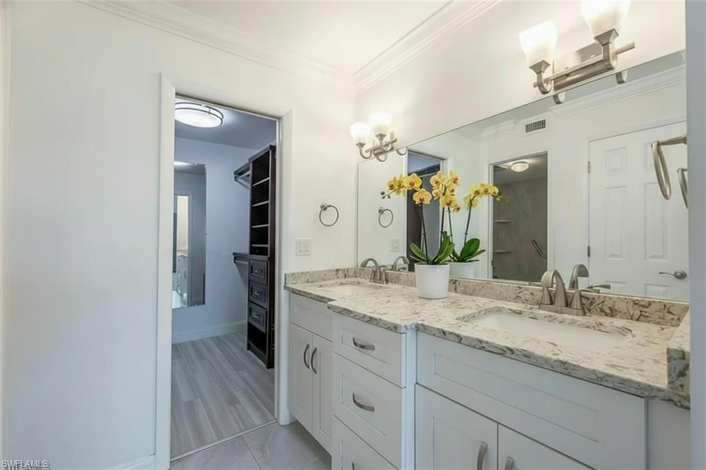 1087 Forest Lakes Dr, Unit 306, Naples, FL 34105 Photo