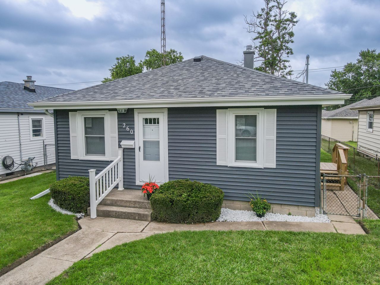 260 N Clinton Avenue, Bradley, IL 60915 Main Photo