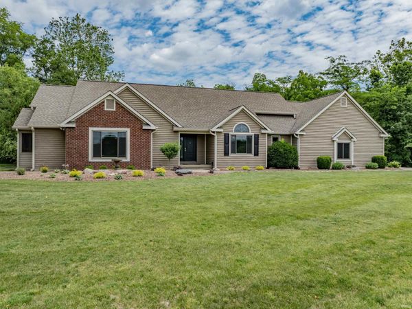 7565 N Clear Creek Road, Huntington, IN 46750