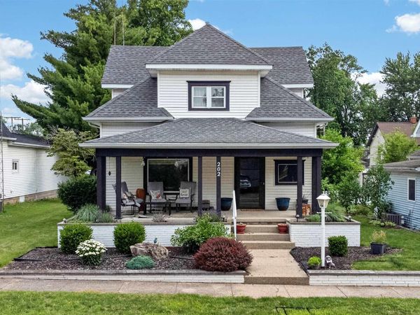 202 E Berry Street, Middlebury, IN 46540