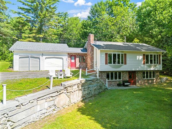 573 Augusta Road , Belgrade, ME 04917