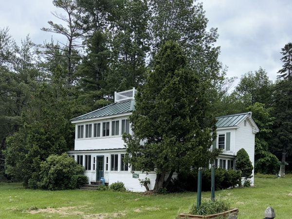 275, 277 Grove Street , Newport, ME 04953