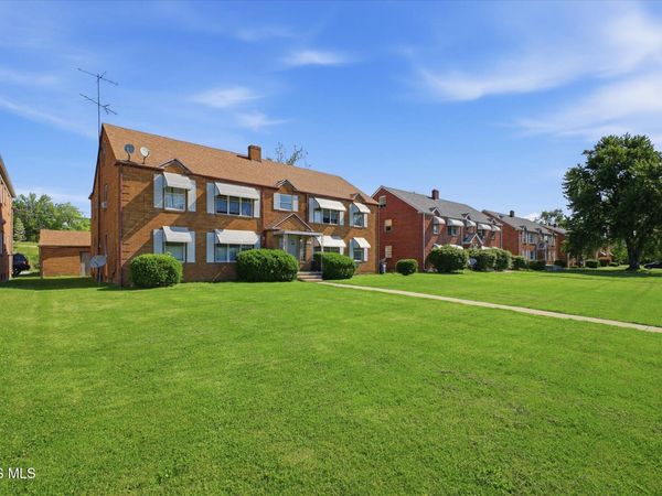 1384 N Cove Boulevard , Toledo, OH 43606