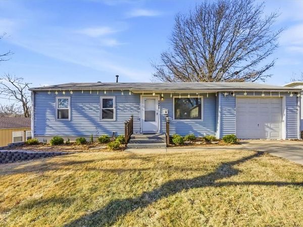 9220 McKinley Street, Kansas City, MO 64138