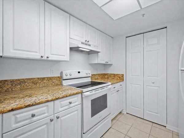 200 N Crestwood Court N, Unit 211, Royal Palm Beach, FL 33411