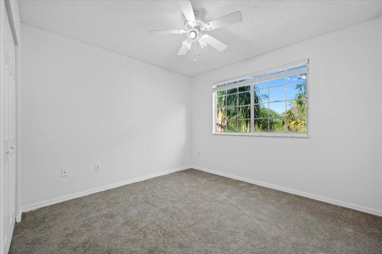 200 N Crestwood Court N, Unit 211, Royal Palm Beach, FL 33411 Photo
