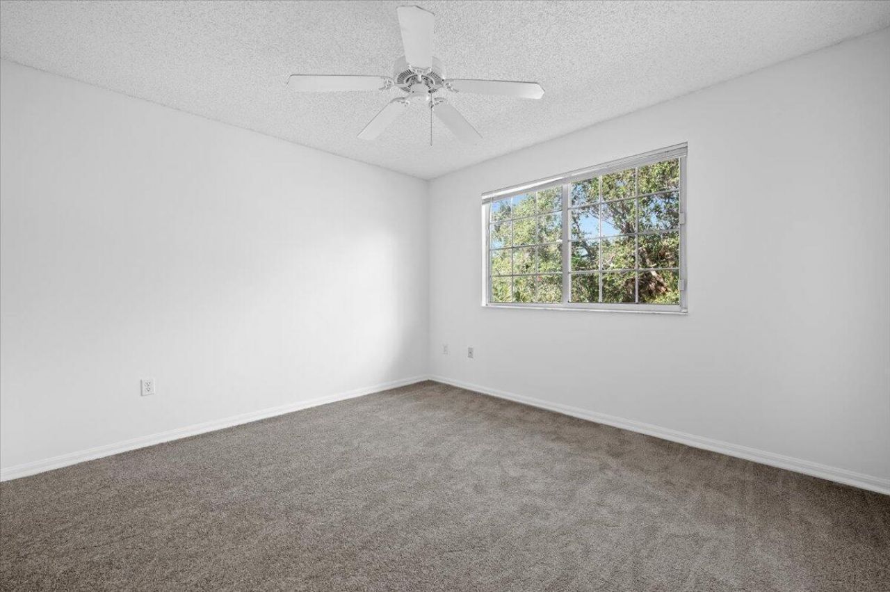 200 N Crestwood Court N, Unit 211, Royal Palm Beach, FL 33411 Photo
