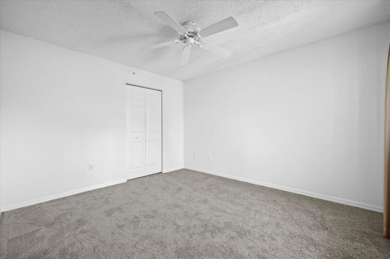 200 N Crestwood Court N, Unit 211, Royal Palm Beach, FL 33411 Photo