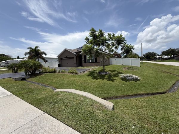 103 SW Oakridge Drive, Port St. Lucie, FL 34984
