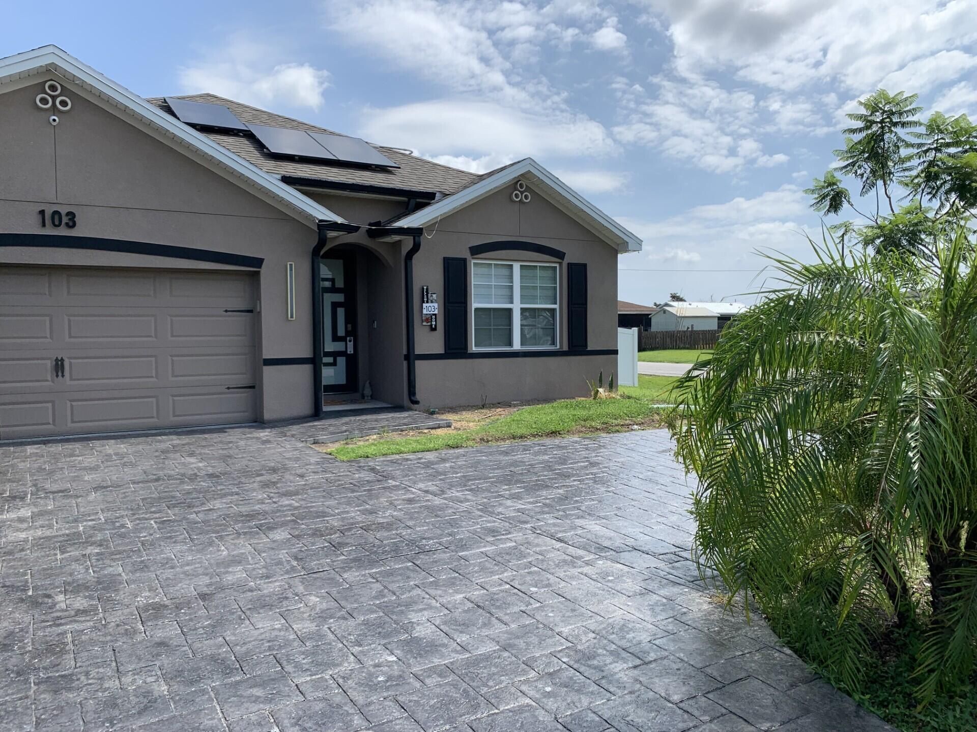 103 SW Oakridge Drive, Port Saint Lucie, FL 34984 Photo