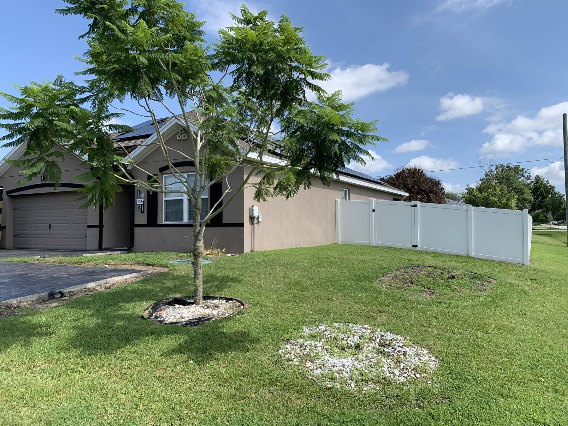 103 SW Oakridge Drive, Port Saint Lucie, FL 34984 Photo