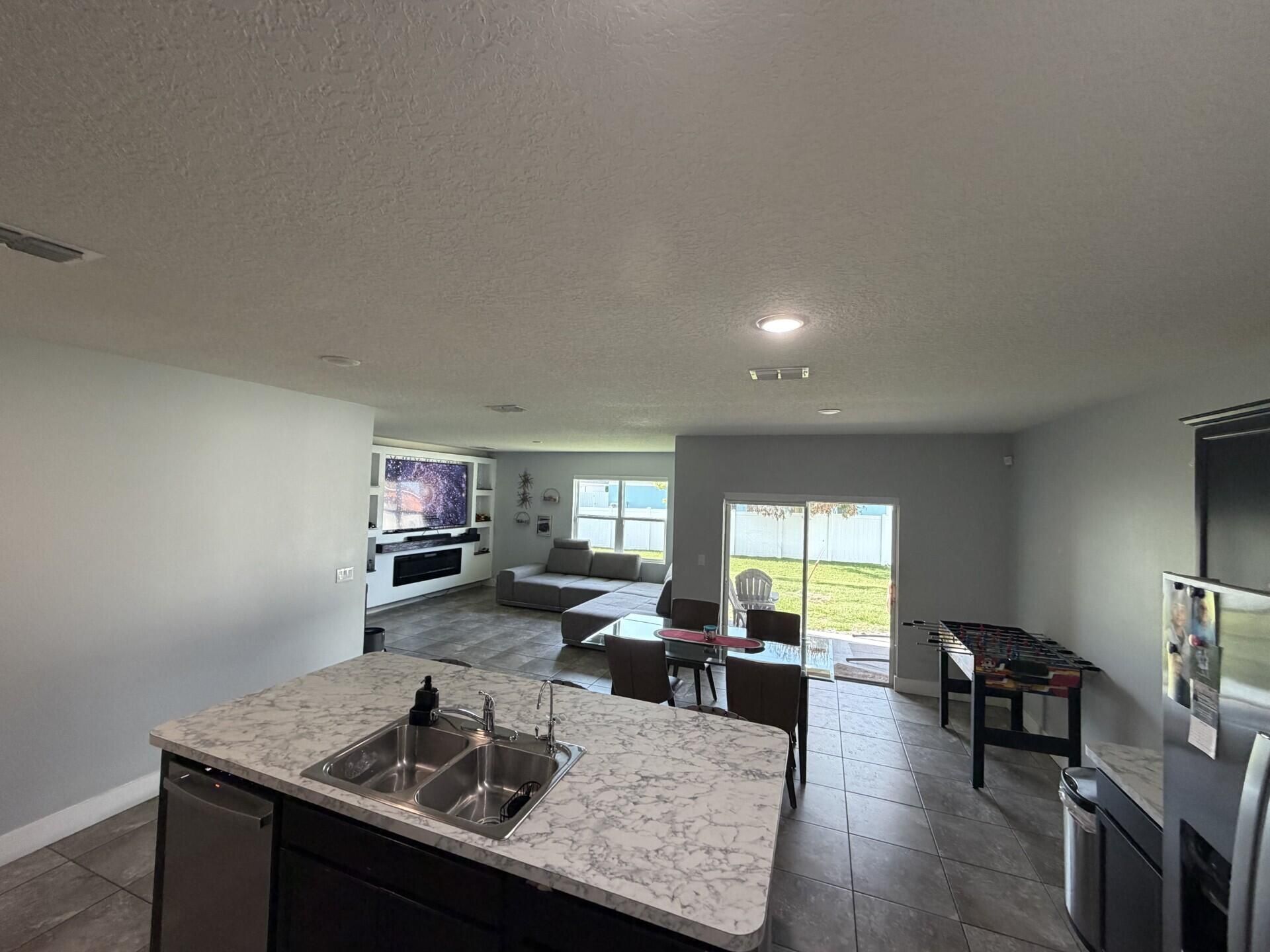 103 SW Oakridge Drive, Port Saint Lucie, FL 34984 Photo