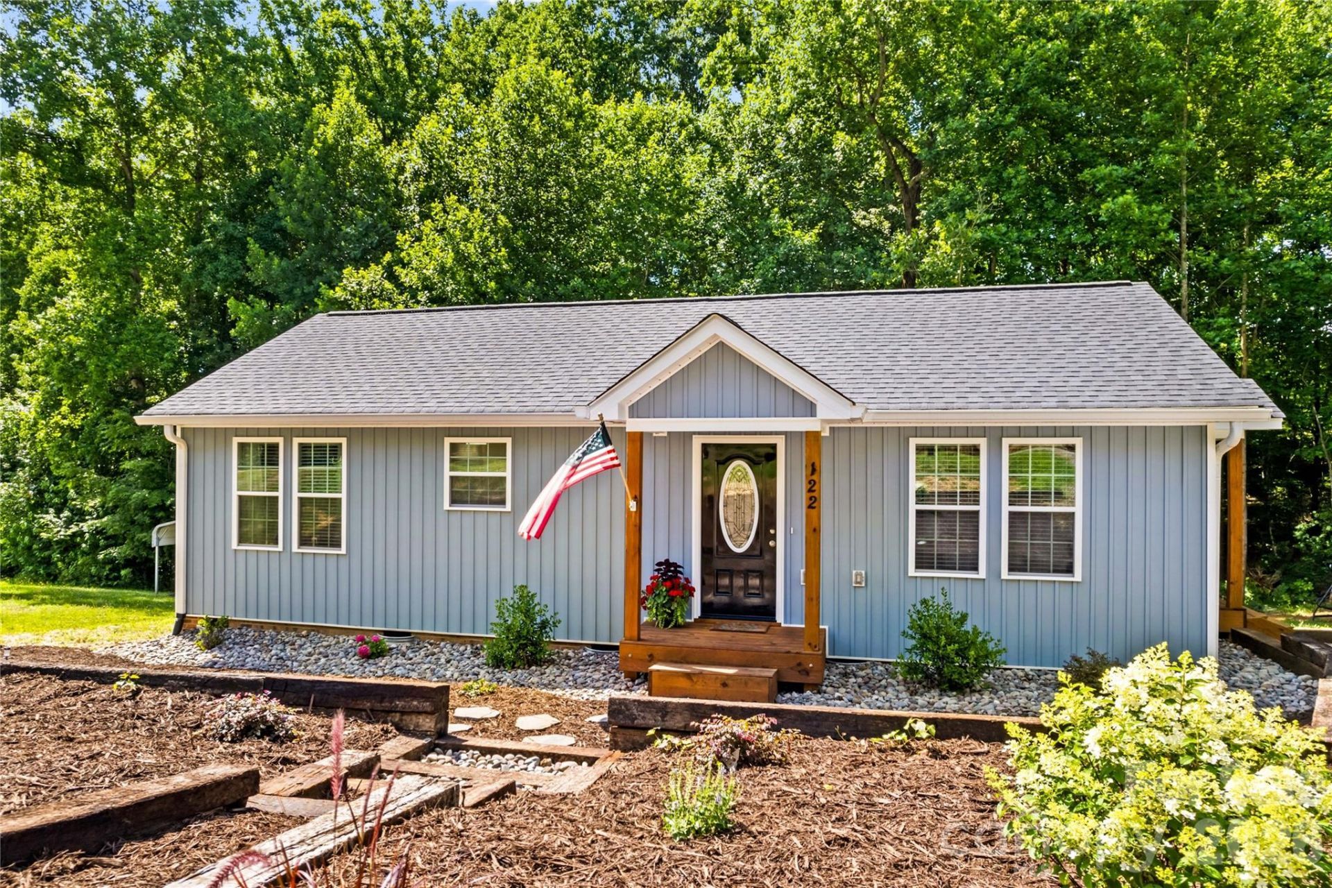 122 S Yadkin River Road Statesville, NC 28625