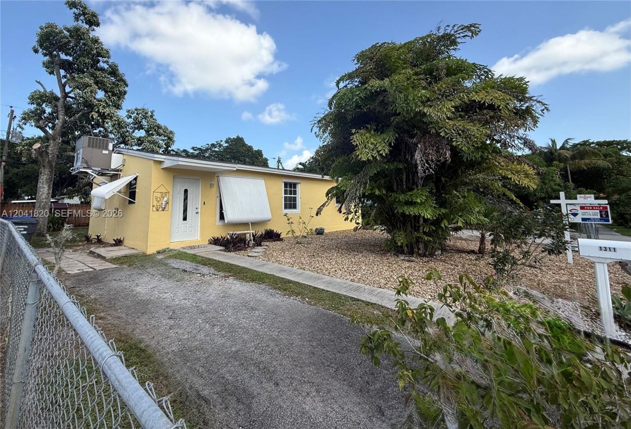 1311 N 69th Ave , Hollywood, FL 33024 Photo