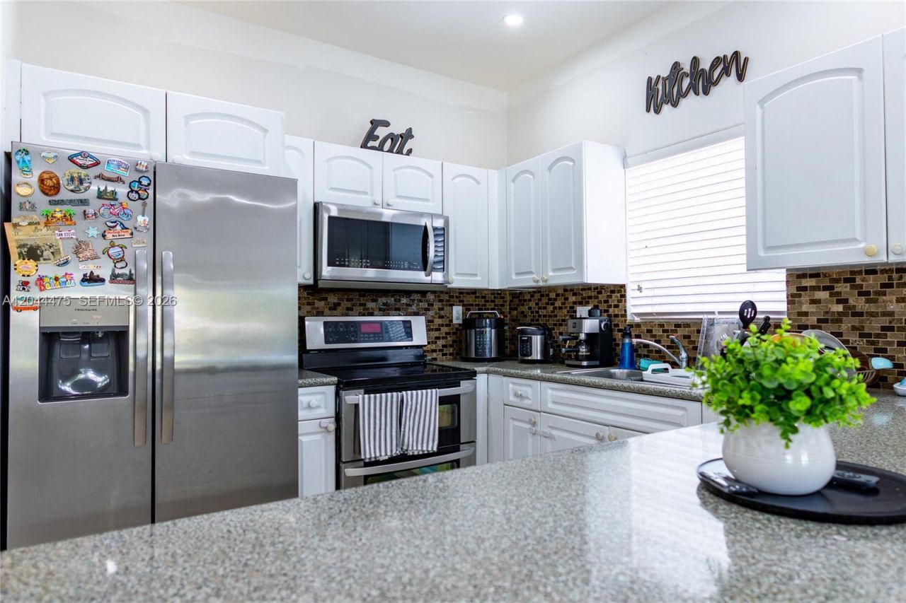 6939 SW 158th Ave , Miami, FL 33193 Photo