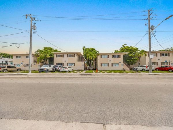 731 SW 5th St , Miami, FL 33130