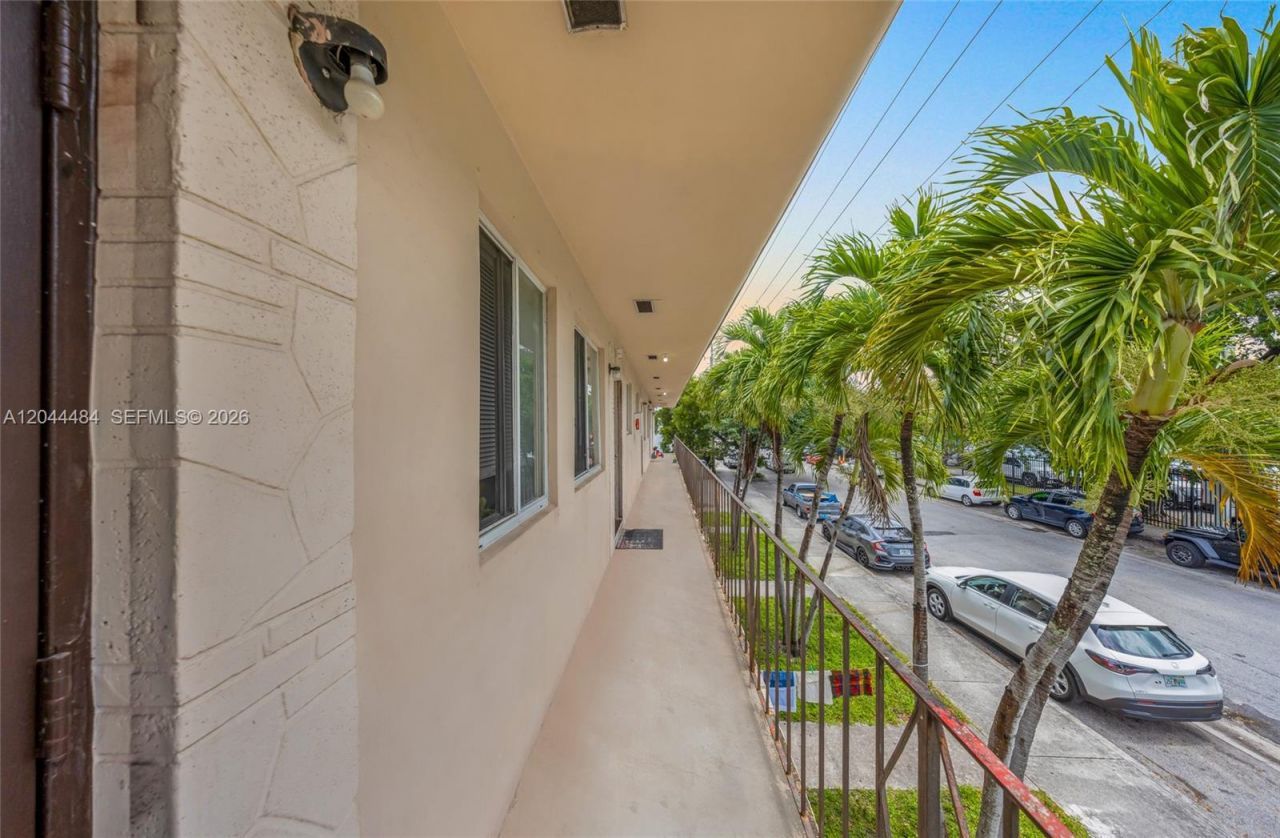 731 SW 5th St , Miami, FL 33130 Photo