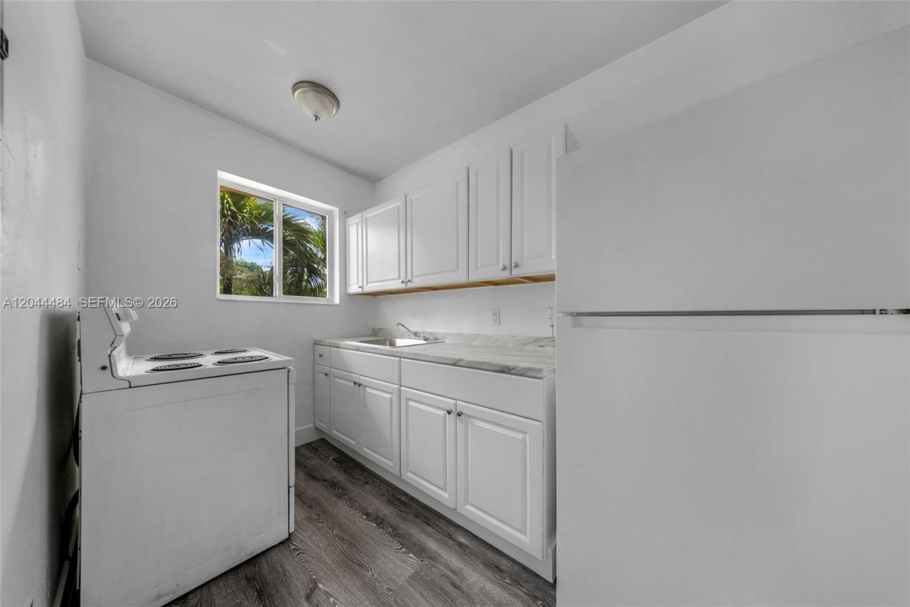 731 SW 5th St , Miami, FL 33130 Photo