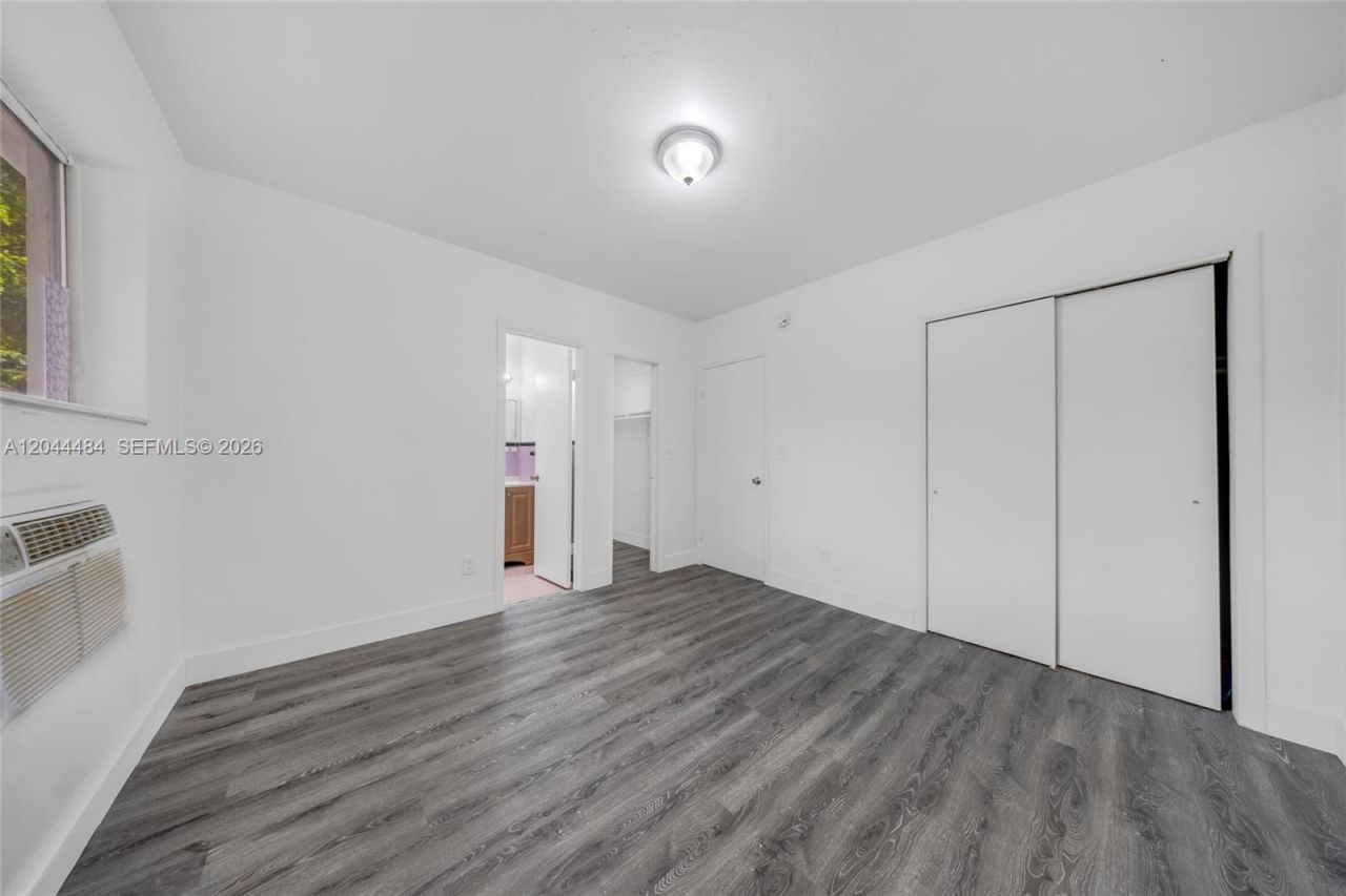 731 SW 5th St , Miami, FL 33130 Photo