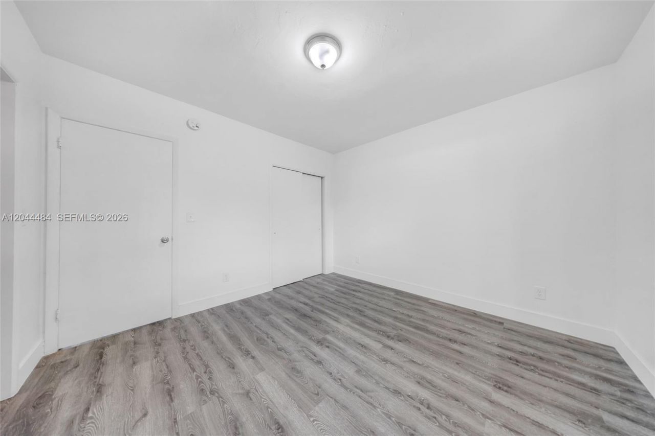 731 SW 5th St , Miami, FL 33130 Photo